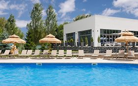 Noy Land Resort